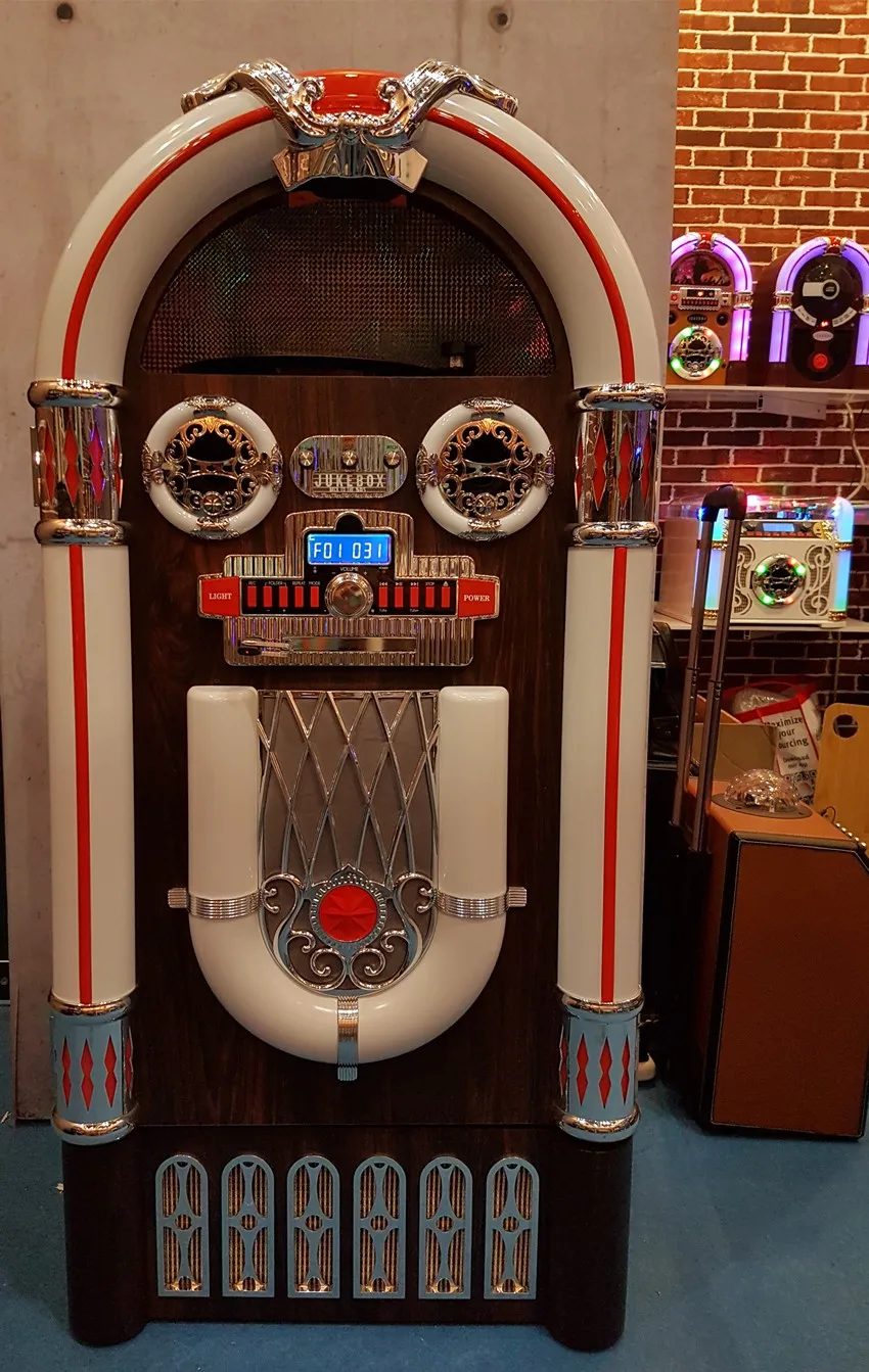 2018 Hot Selling Retro Jukebox With 3 Speed Turntable,Cd Player,Fm