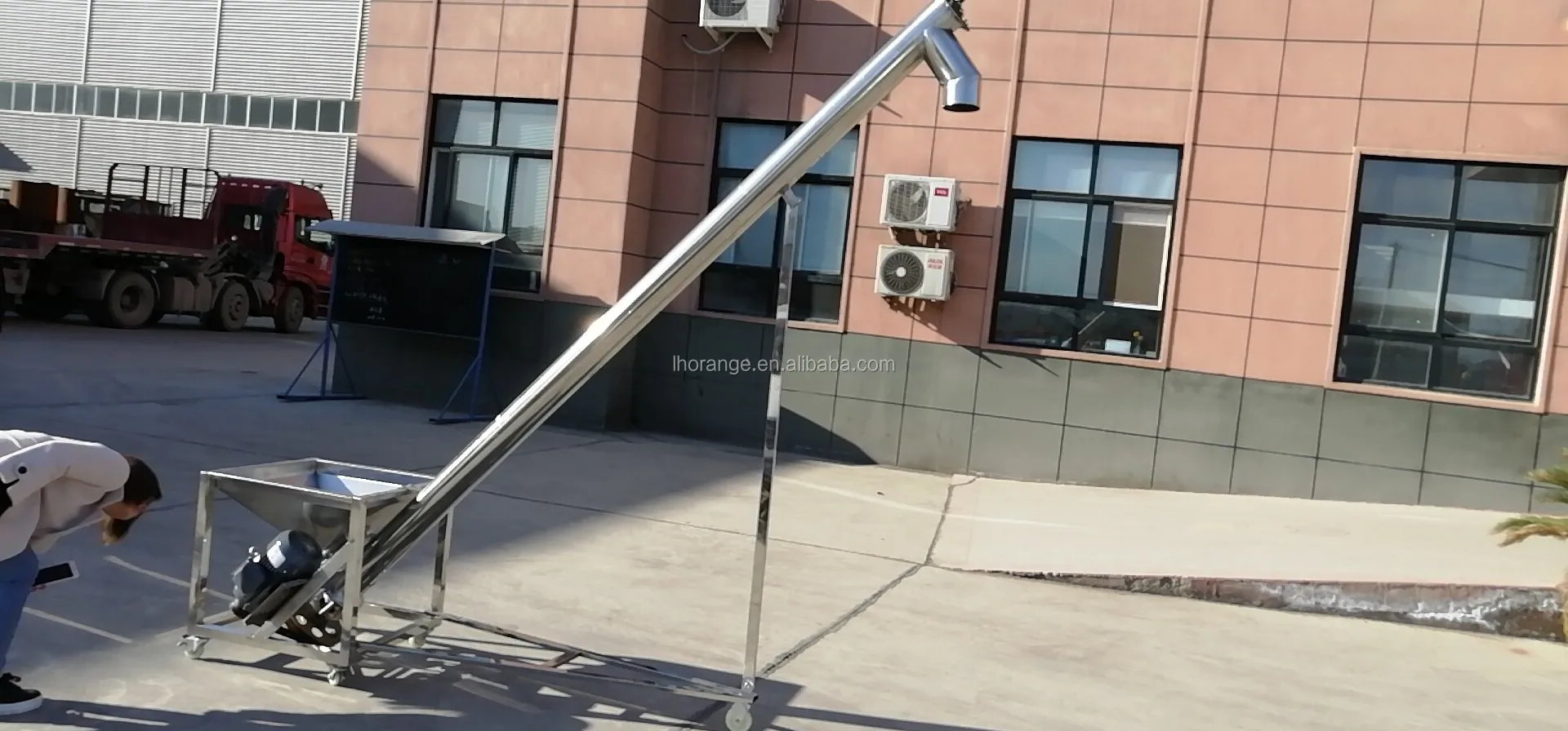 Vertical Food Lift Conveyor Screw Elevator With Hopper Vibrator Low