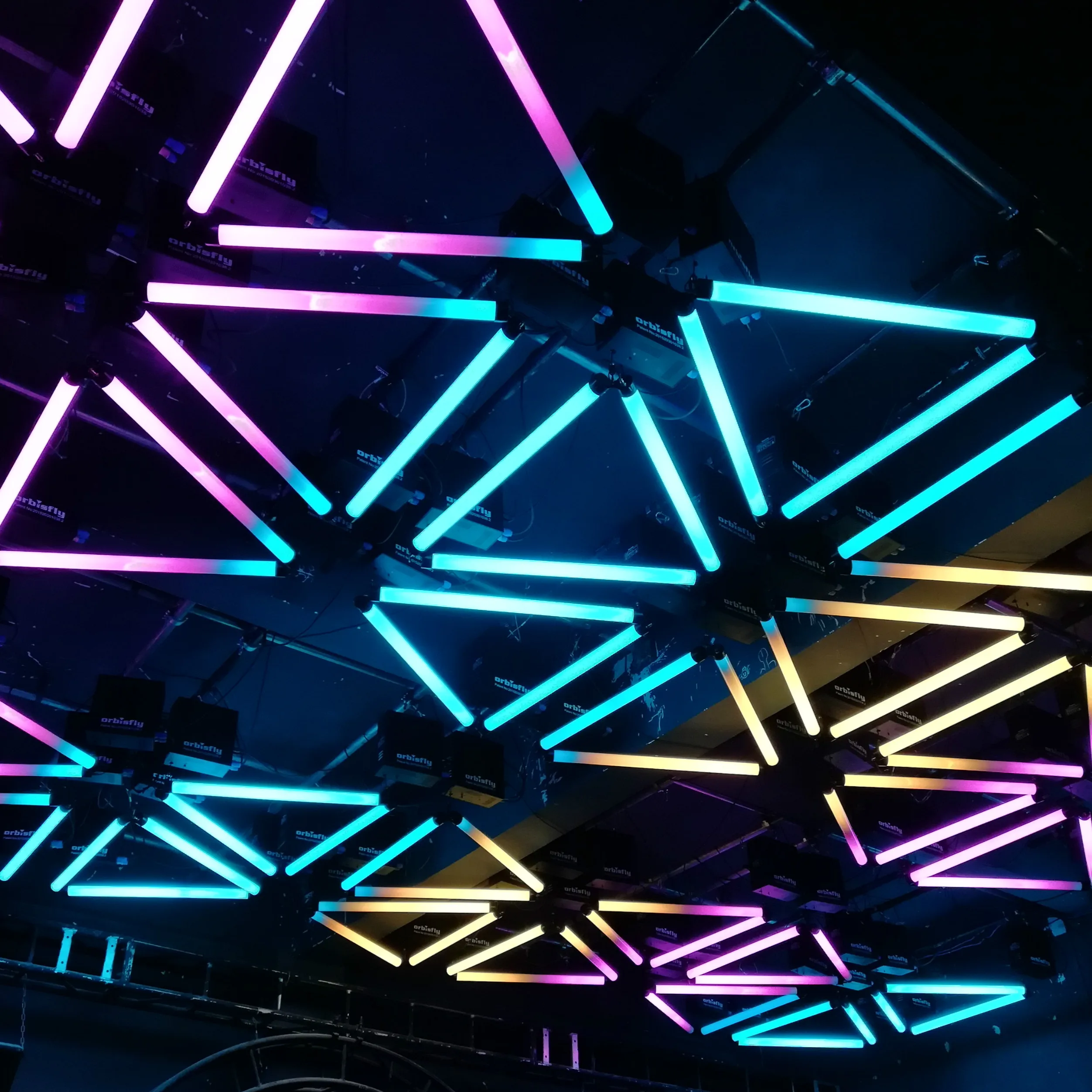 LED 3D Pixel Tube Kinetic Winches Triangle Lifting Tube Light