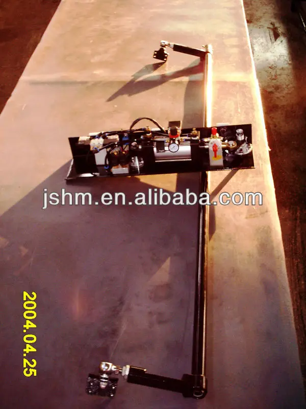 single swing-in pneumatic  mechanism.JPG