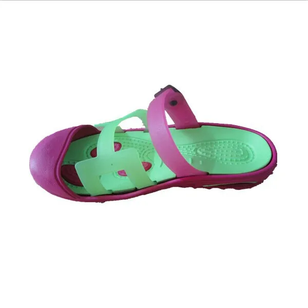 New designs flat sandals pvc clogs holey soles clog