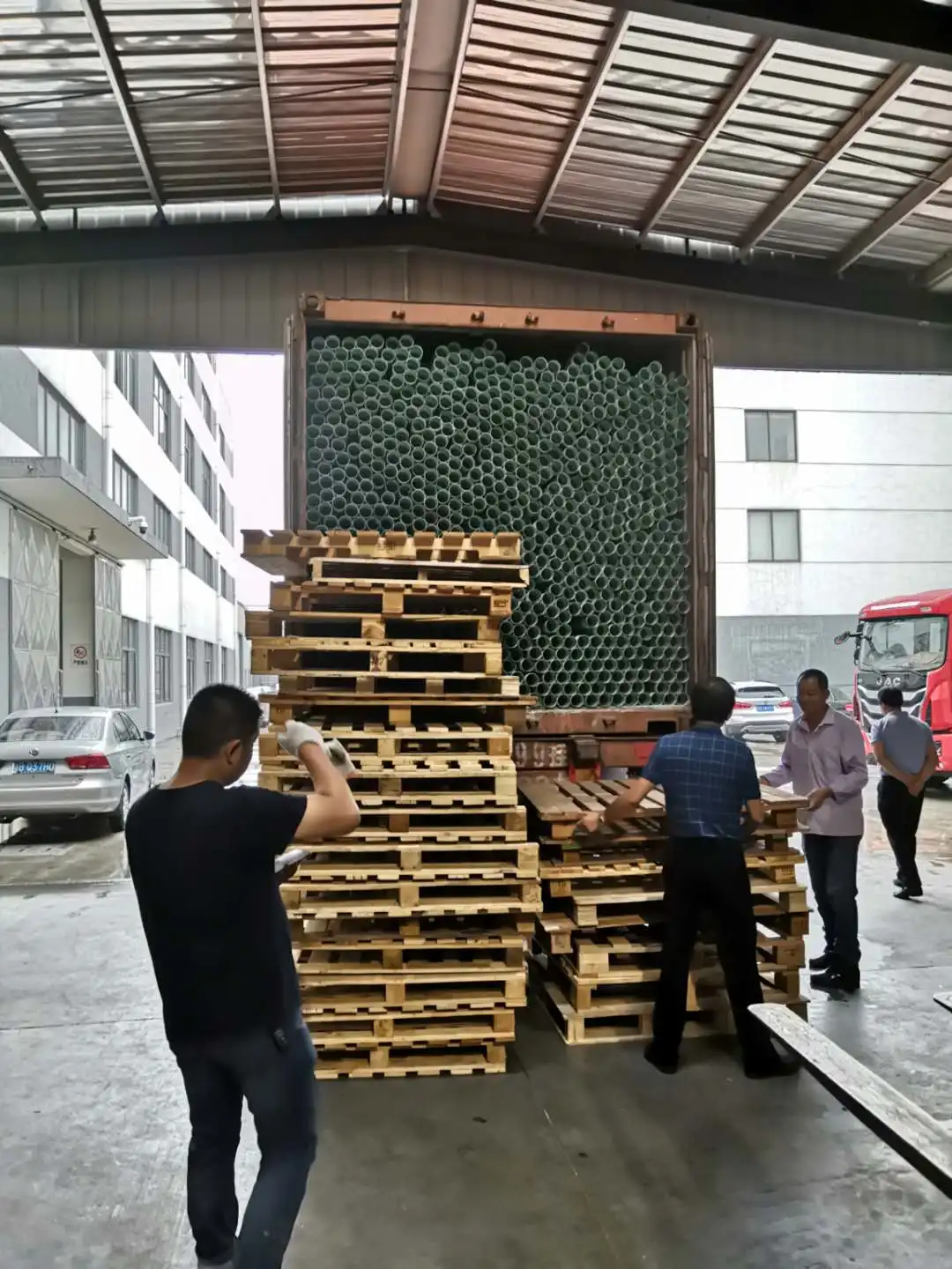 tube packing.jpg