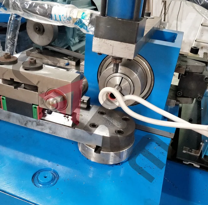 Afk30 Automatic Sealing Machine With Rf Heating For Steel Pipe Tube