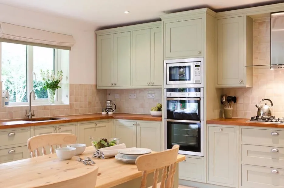 Modern small kitchen hanging cabinet design white shaker door
