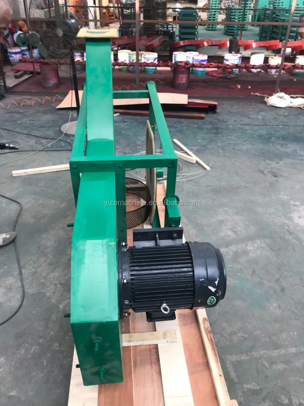 Vertical 1 Ton Stationary Poultry Animal Cattle Feed Grinder Mixer