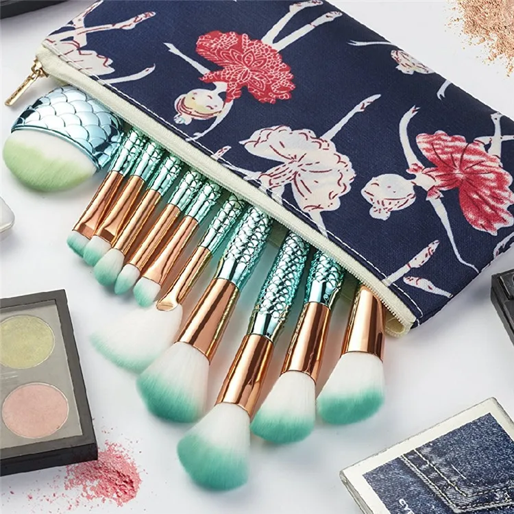 makeup brushes.jpg