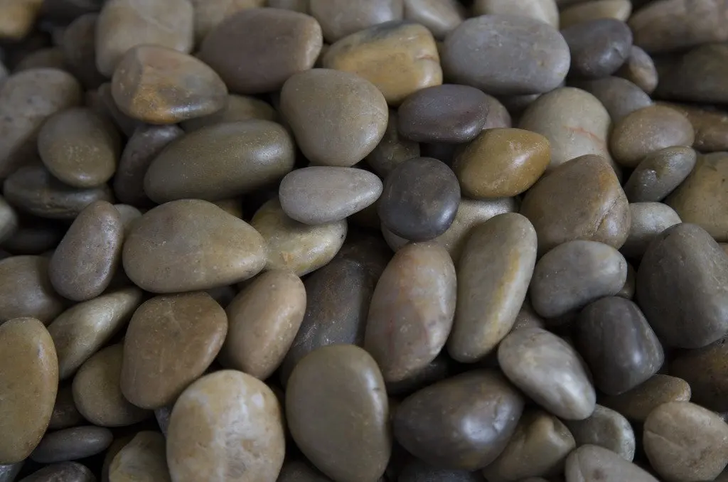 Black Polished Mini Pebbles 1 Cm. 