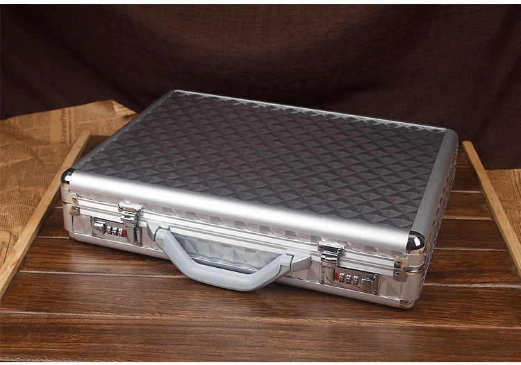 men briefcase-5.jpg