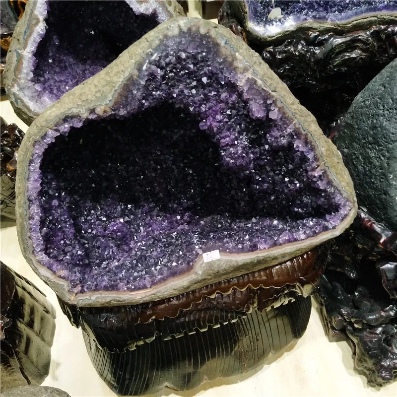 Wholesale Brazilian Uruguay Crystal Amethyst Geode For Home Decorative Amethyst Geode For Sale