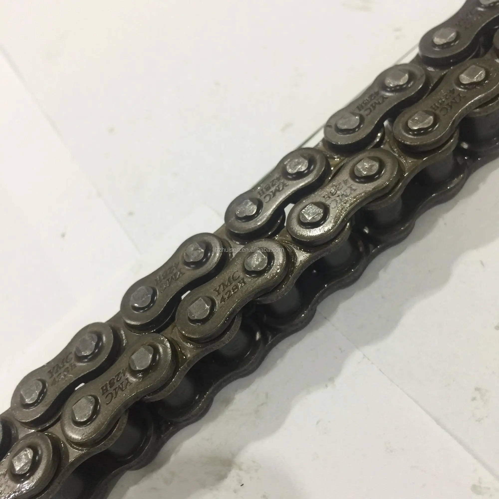 High Quality Motorcycle Chain 428h Original Color 420 Roller Chain