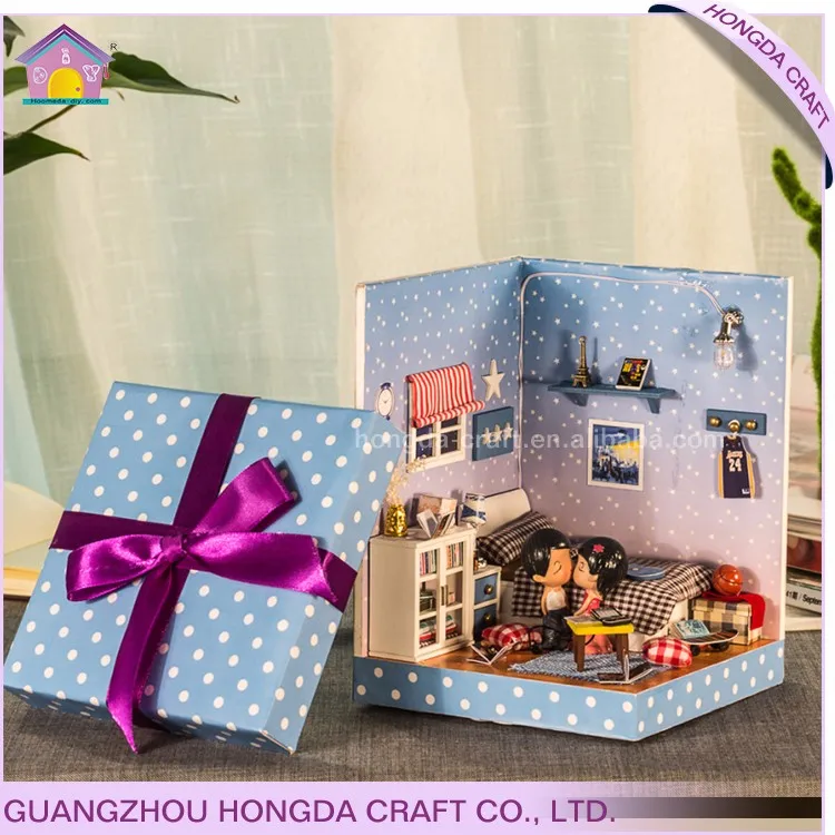 HAND CRAFTED TINY PRESENTS = SERENDIPITY FOR YOUR   DOLL HOUSE 