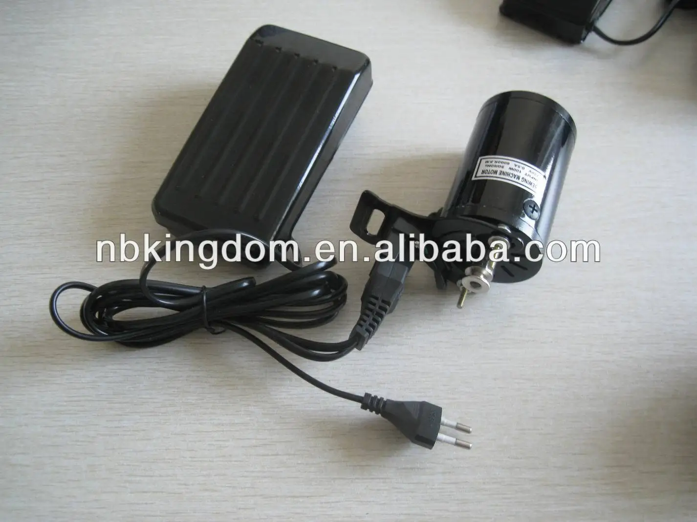 Hecht sewing machine & motor