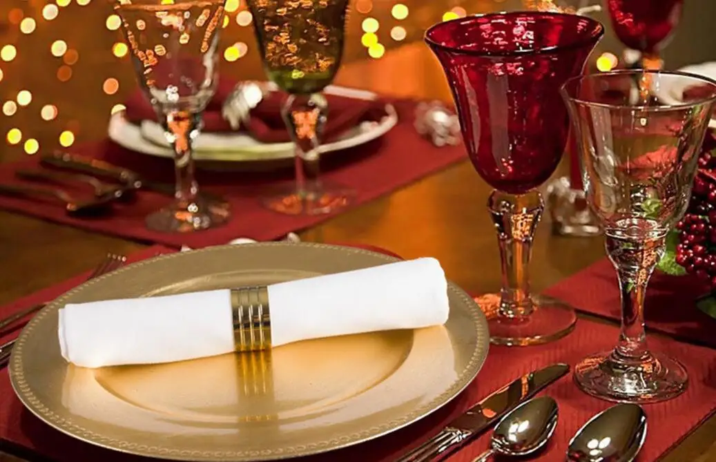 Tableware Cheap Plastic Gold Silver Beaded Charger Plates Wedding Decoration