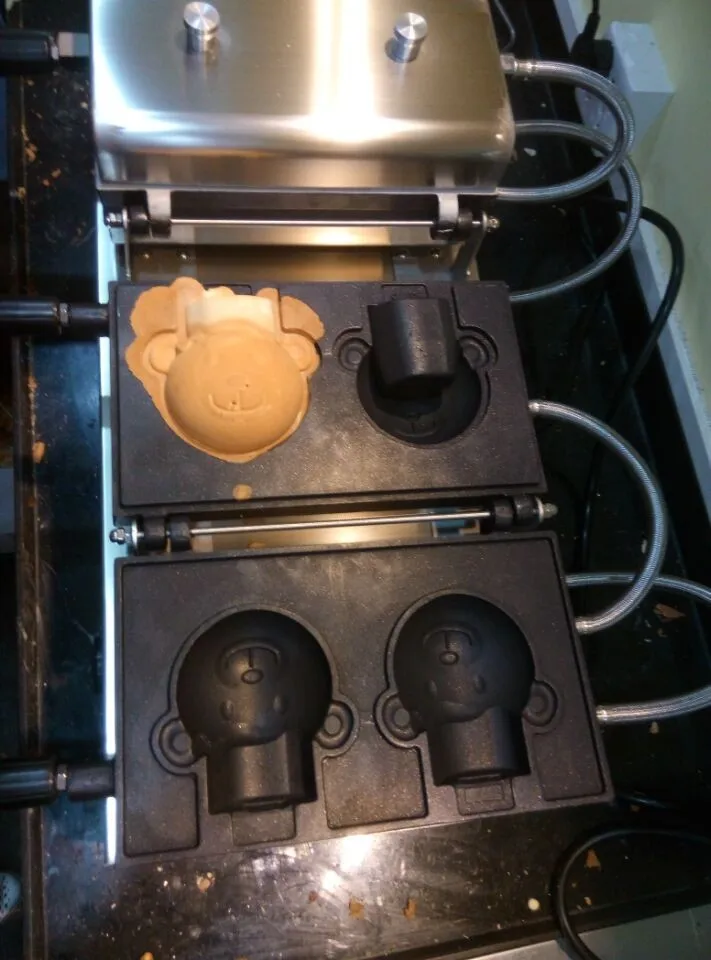Bear Shape Waffle Making Machine Animal Shaped Waffle Maker