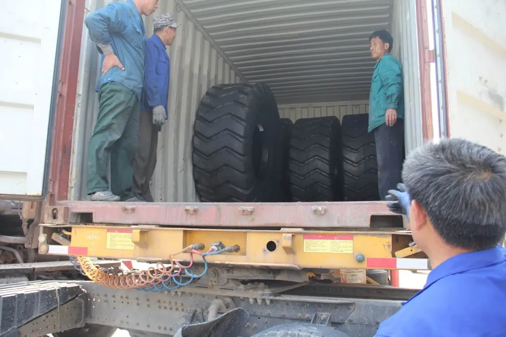 Big tire, isn't it(1)