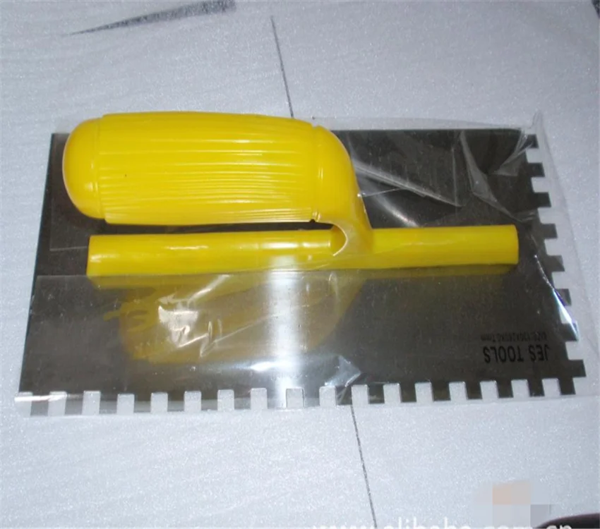 带塑料柄的缺口抹灰抹泥刀