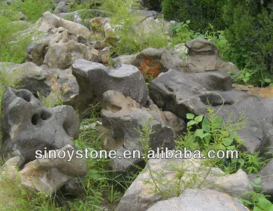 Natural stone boulders for garden decoration