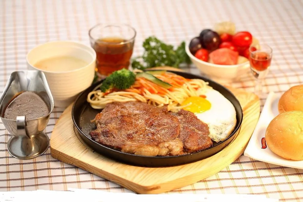 Restaurant Use Steak Roasting Plate Cast Iron Round Sizzling Hot Plate