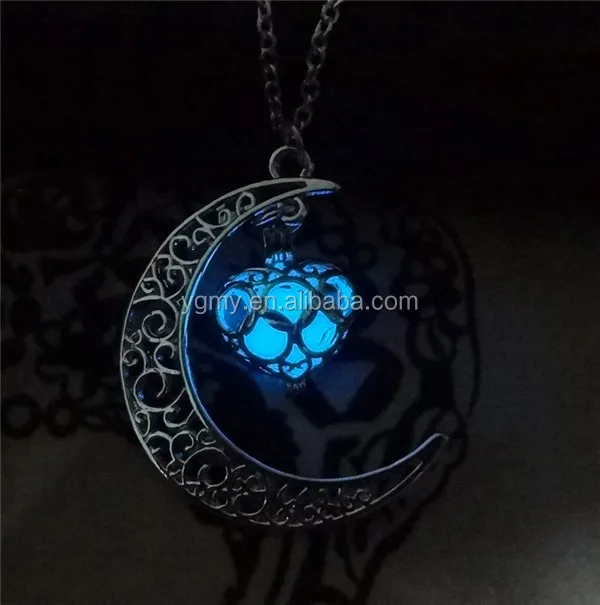 Luminous Crystal Magic Heart Hollow Locket Glow In Necklace Th Pendant Dark Y0L7