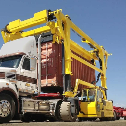 重型集装箱跨托架 20/40 英尺集装箱装载机处理程序到达堆st机