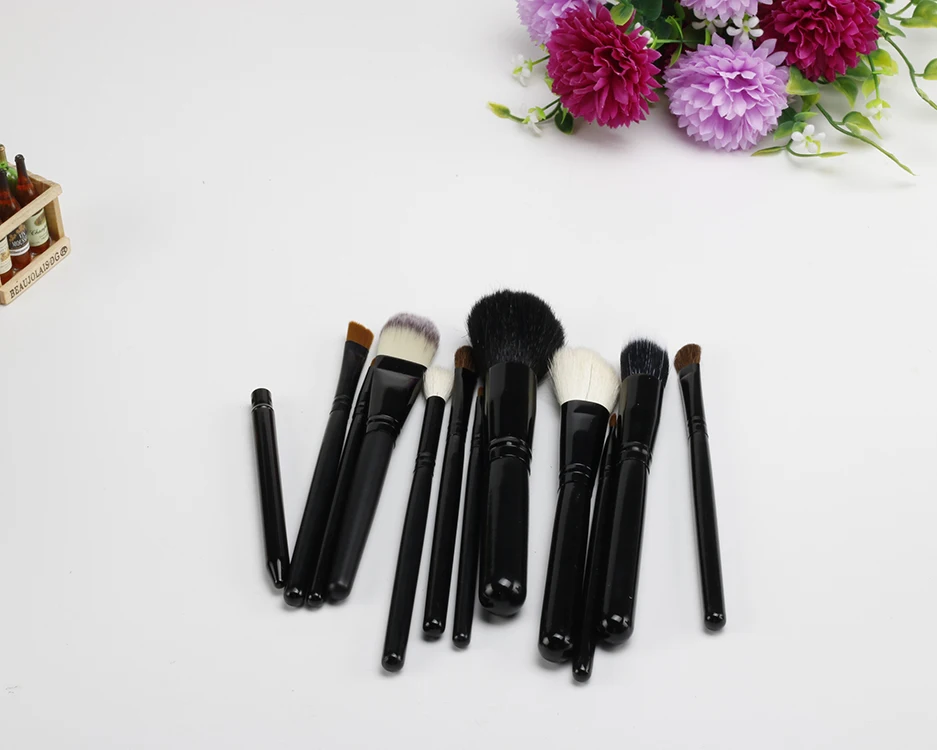 puff makeup brush