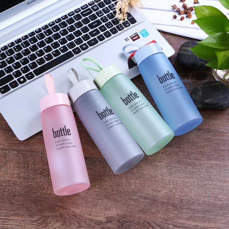 Eco-friendly 520ml frosted glass water bottle with rope water bottle wholesale