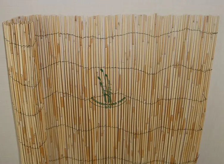 peeled reed fence woven with galvanized wire 1.jpg