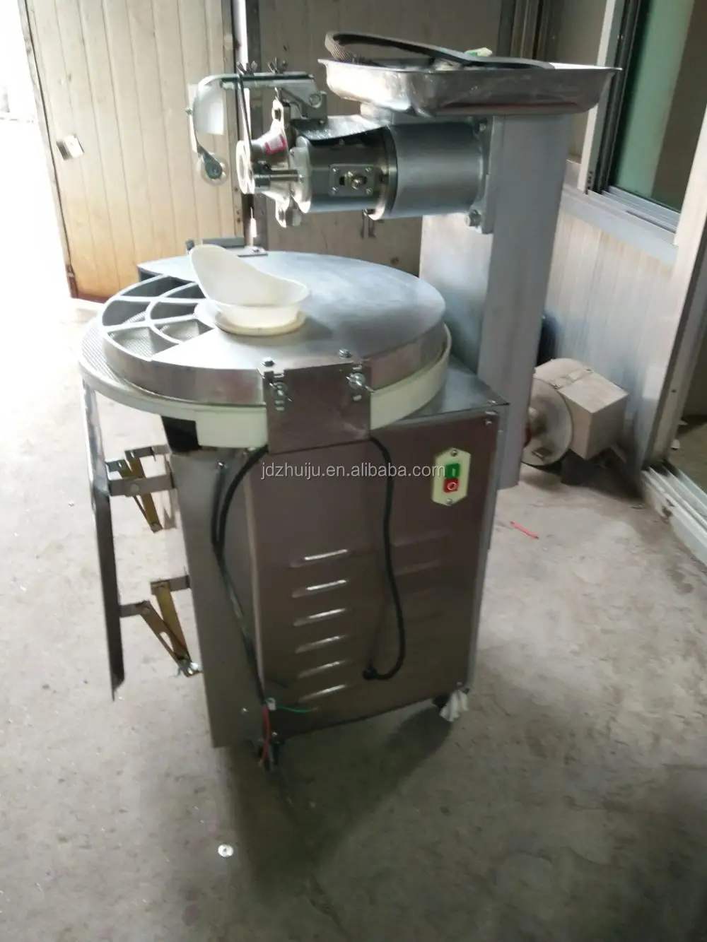 Commercial Kitchen Bakery Equipment Table Top Dough Divider Rounder