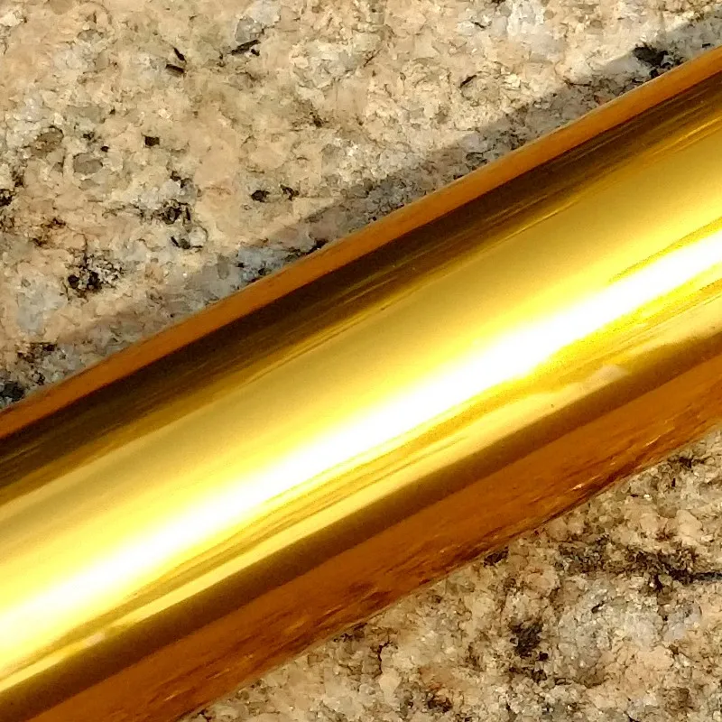 Металлической золото цвет