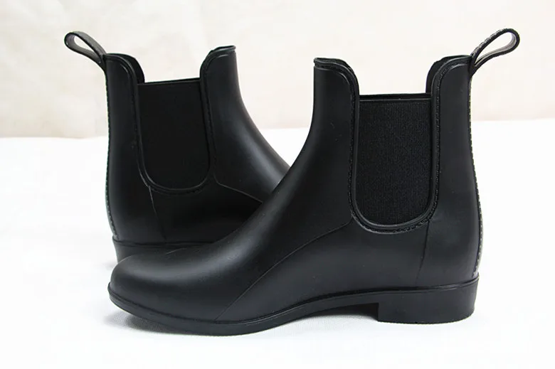 Men’s Rain Boots: A Boot for All Seasons Mid-calf neoprene & rubber rain boot. Tonal rubber strap and buckle detail. Rubber outsole with inch block xianggangdishini.gq WaterproofTemperature Rated °C/ 14°FMemory molded insoleNeoprene liningAnti-slip outsolePVC free.