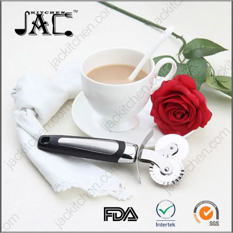 2017 Newest Gadgets Stainless Steel Food Garde Pizza Cutter