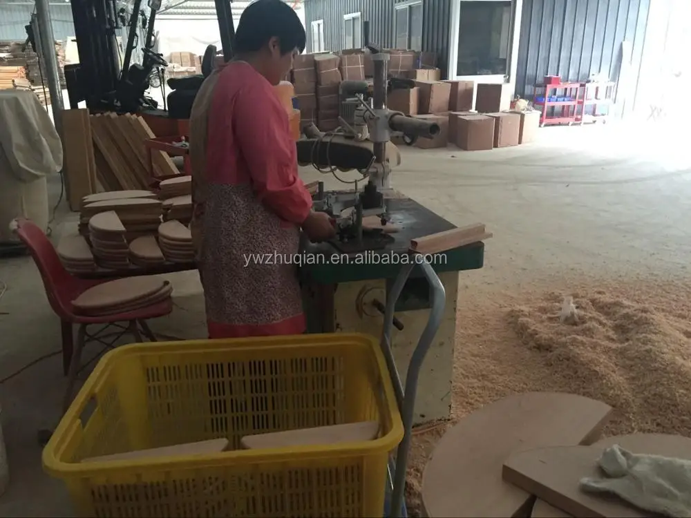 Hot selling wholesale children's toys wooden animal slingshot hunting slingshot rubber