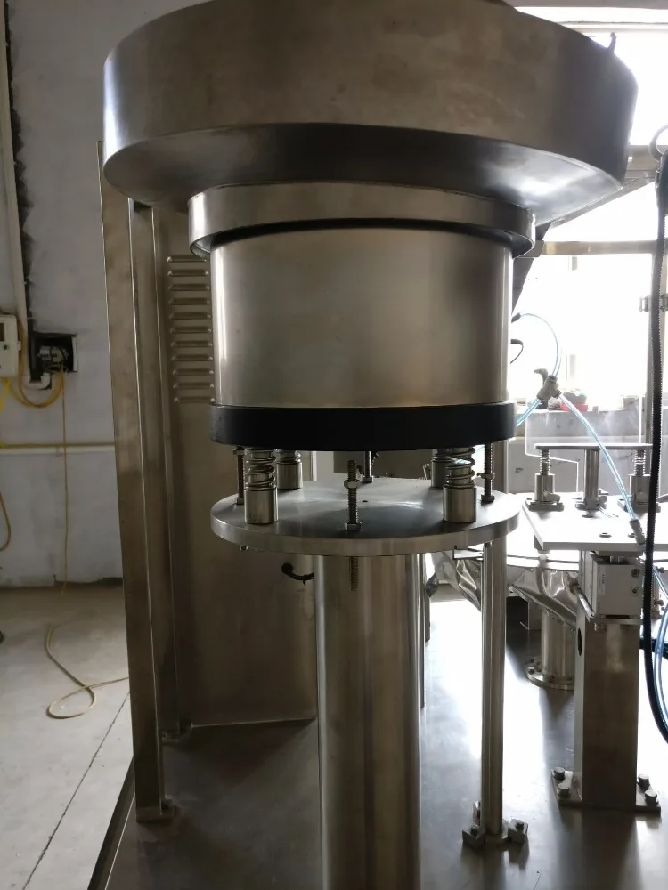 果汁站起来袋灌装封口机用氮气填充