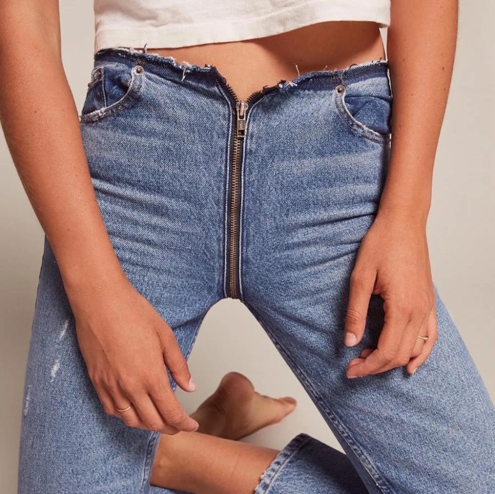 джинсы с дыркой на жопе фото 85