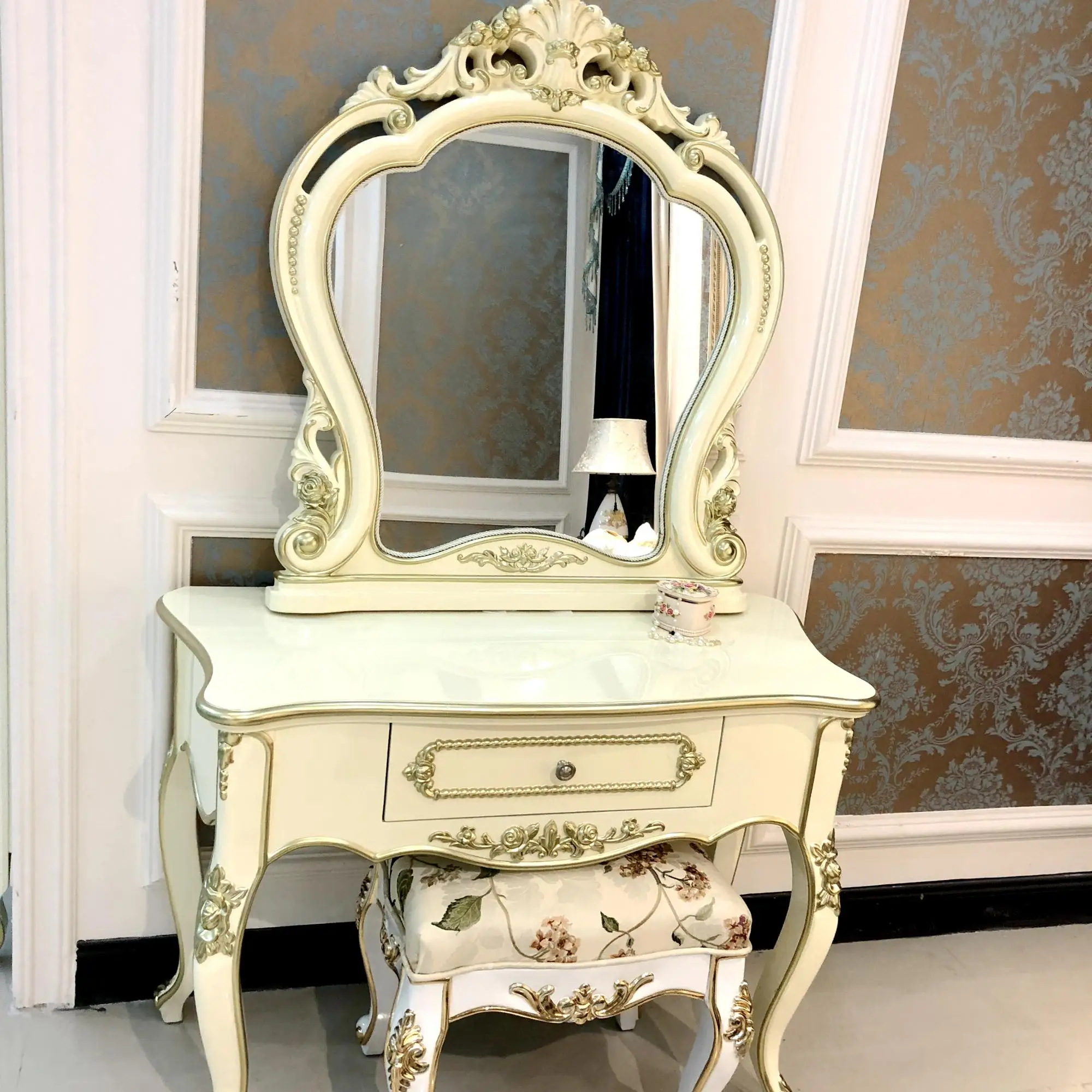 Hot Sale Bedroom Decorative Curved Mirror Dresser With Chair View