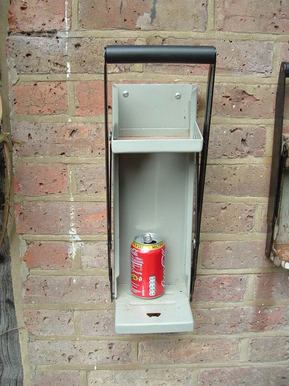 2.5l Big Bottle Crusher Tin Can Plastic Drink Crusher Recycling Tool