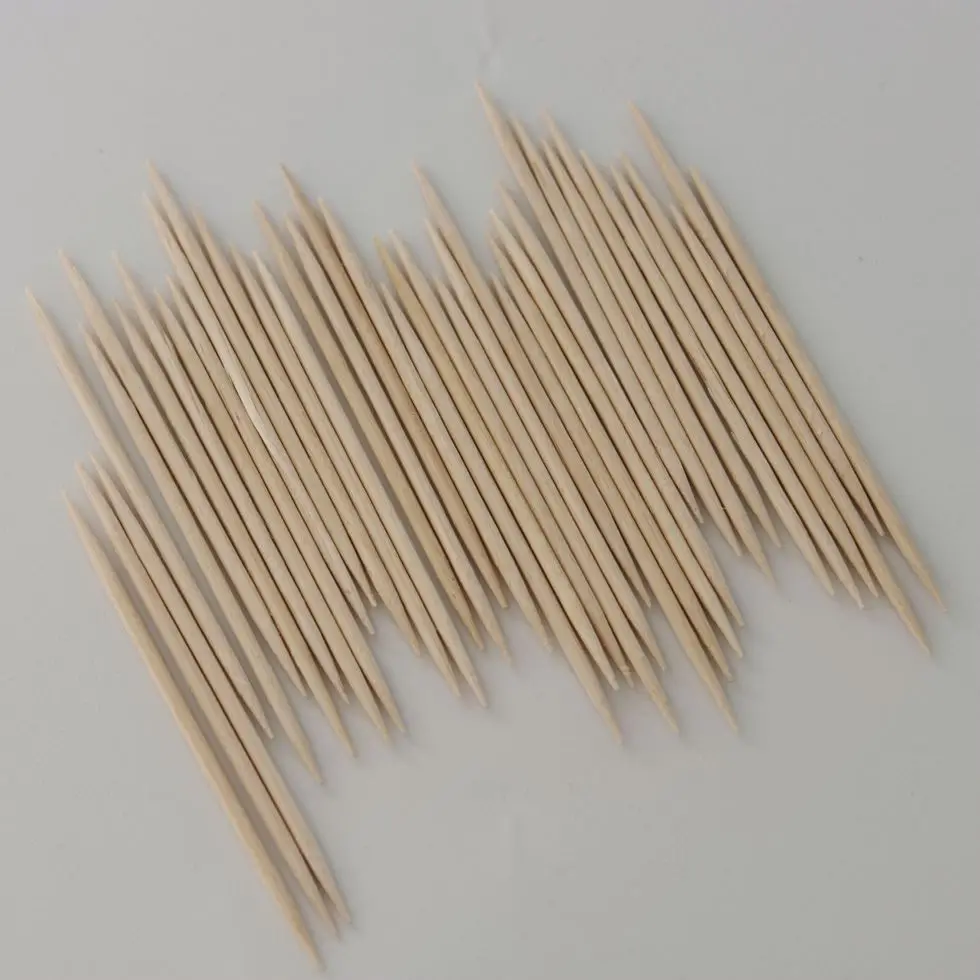 En gros deux c&ocirc;t&eacute;s bouleau pointu cure-dents en bois