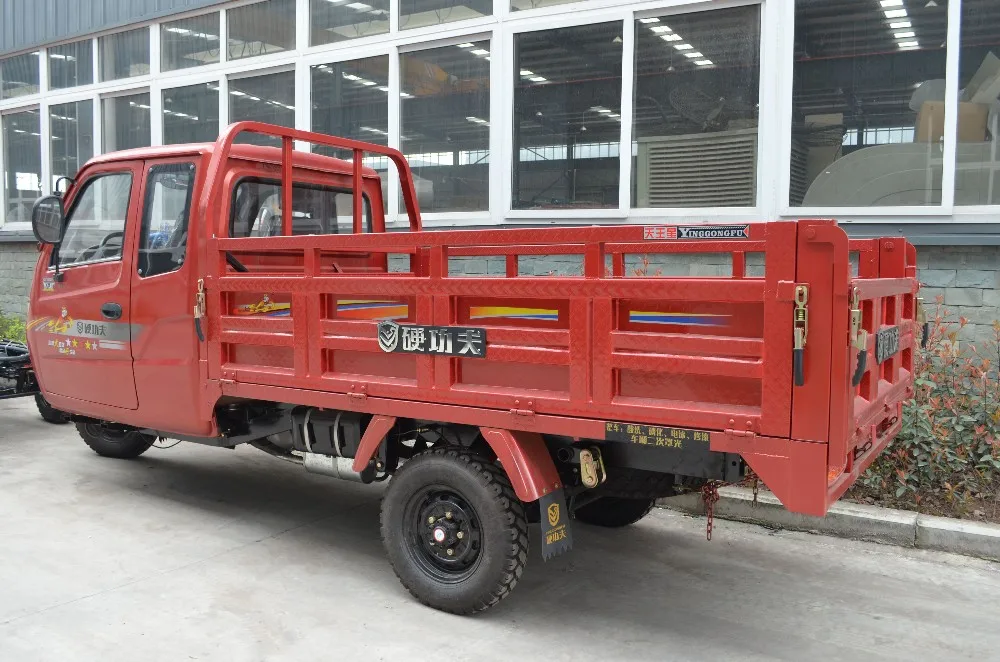 hot sale 800CC motorized gas powered three wheel cargo tricycle with closed cabin with RVC for adult to sell