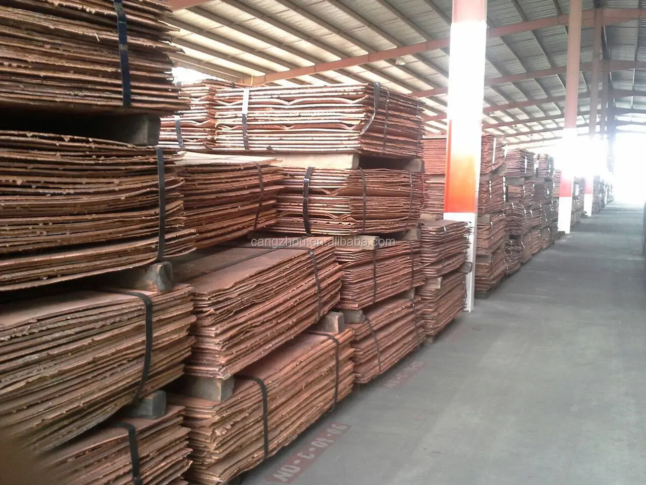 copper cathodes (99.96-99.99%)