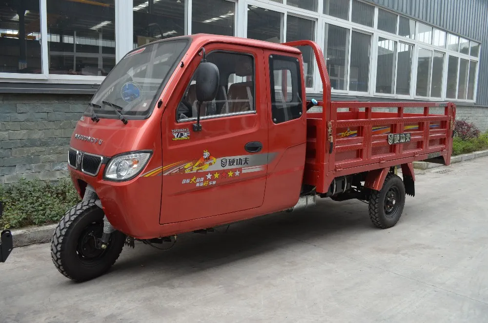 hot sale 800CC motorized gas powered three wheel cargo tricycle with closed cabin with RVC for adult to sell