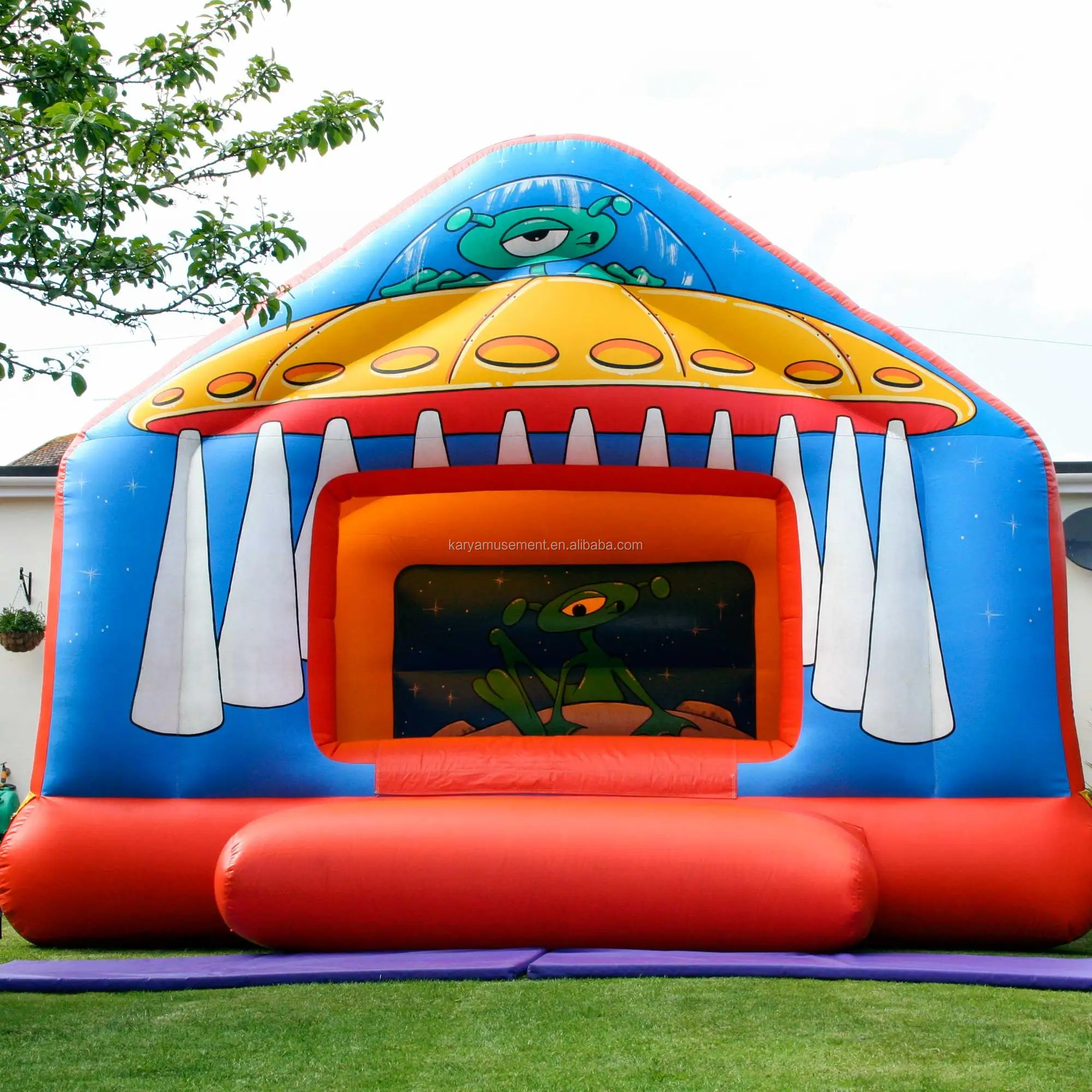 Alien-Bouncy-Castle-5.jpg