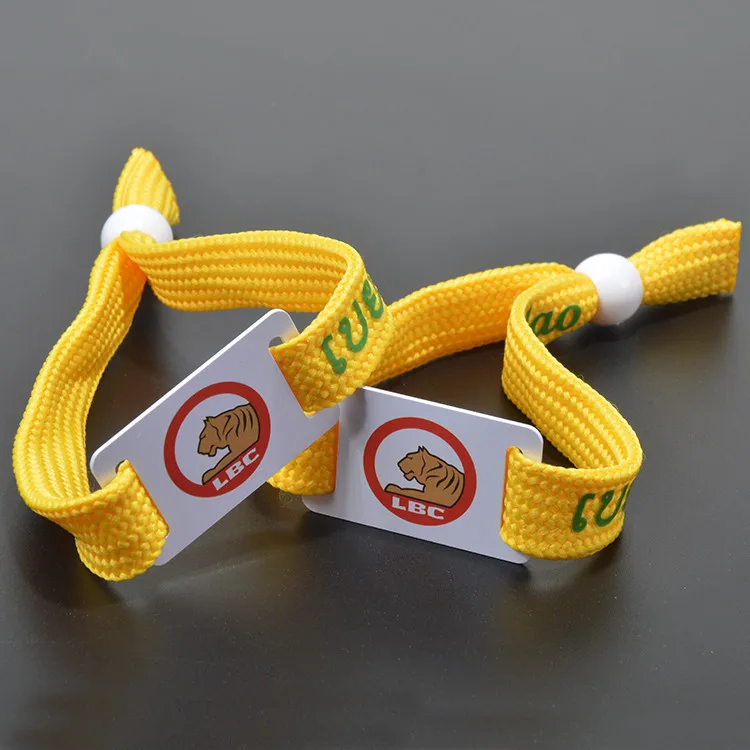 tube wristband-04