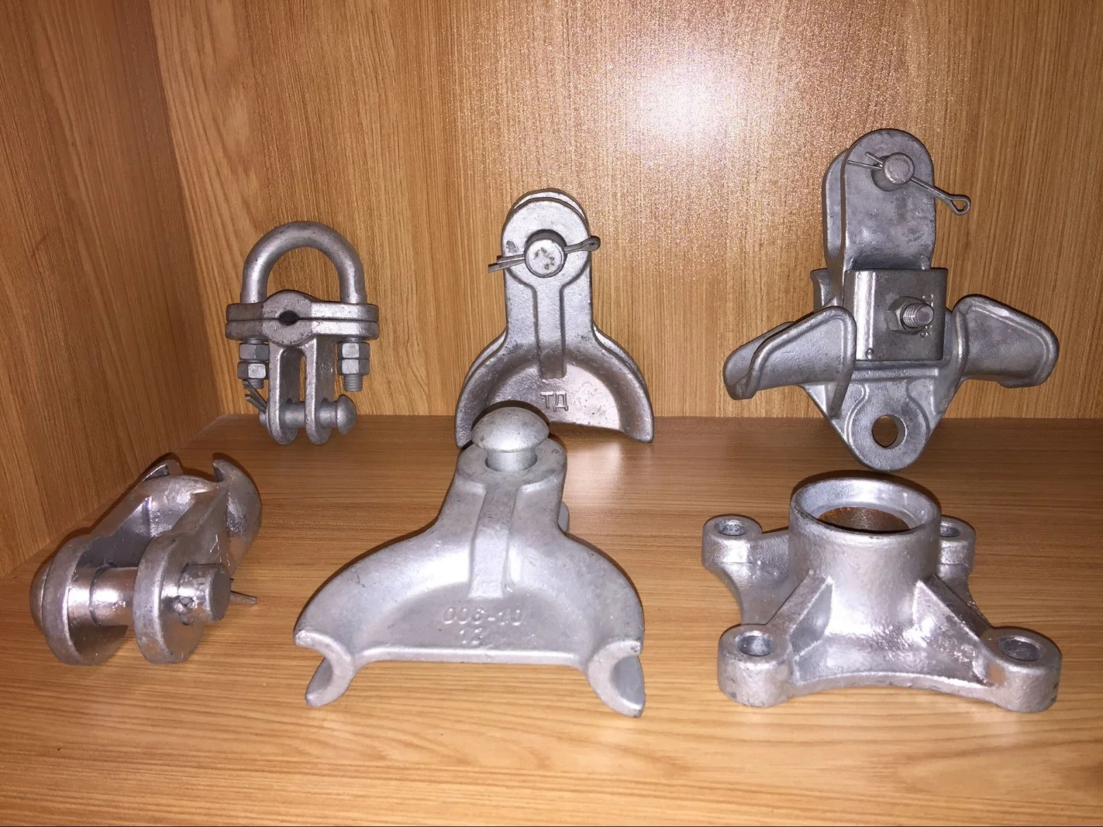 Steel cable clamp made by investment casting