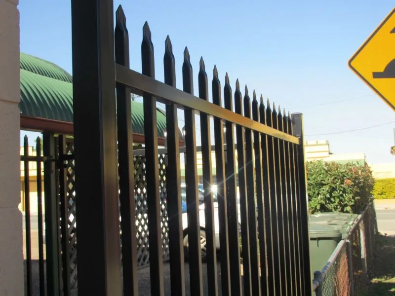 Low Metal Fencing / Route Iron Fence / Driveway Fence
