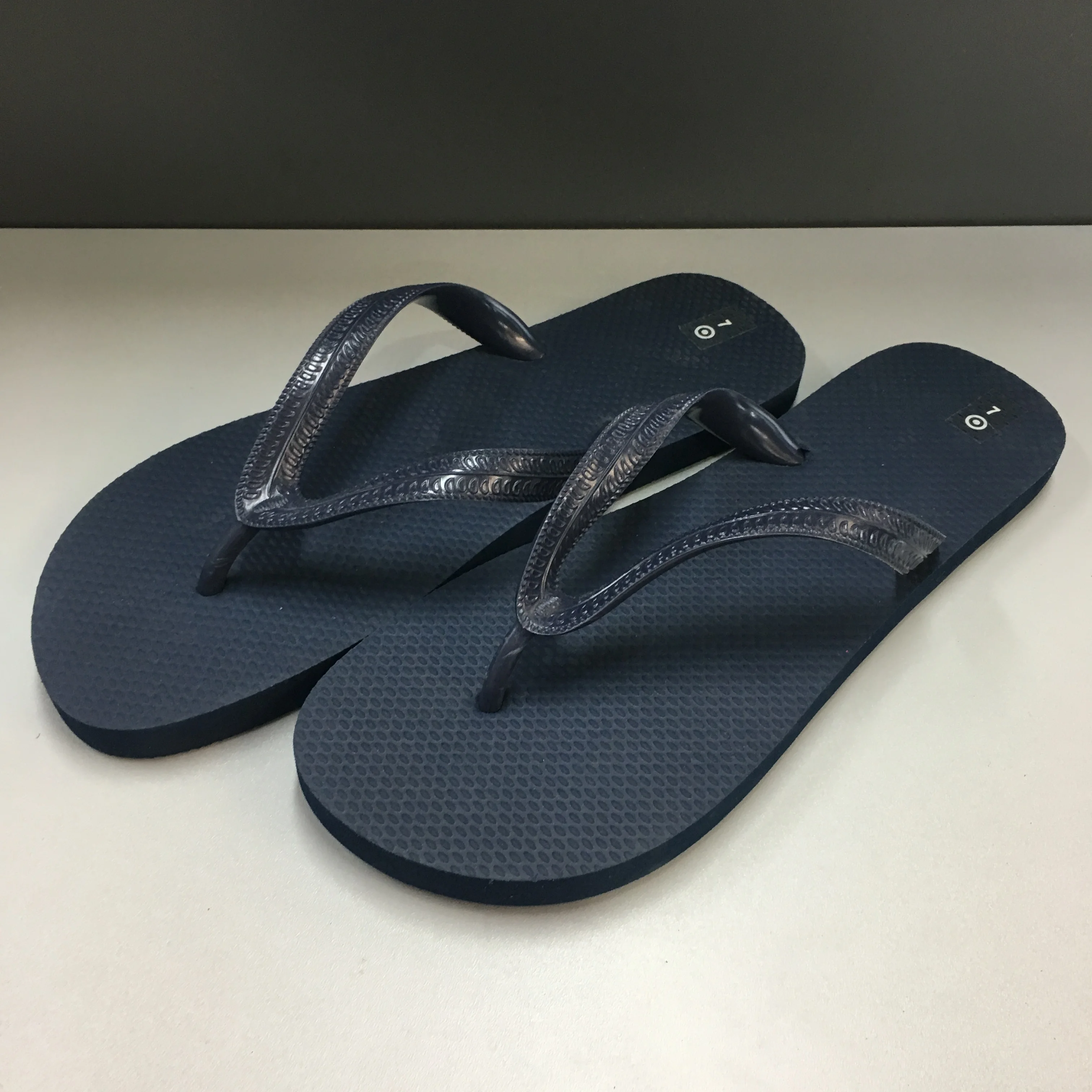 solid color flip flops