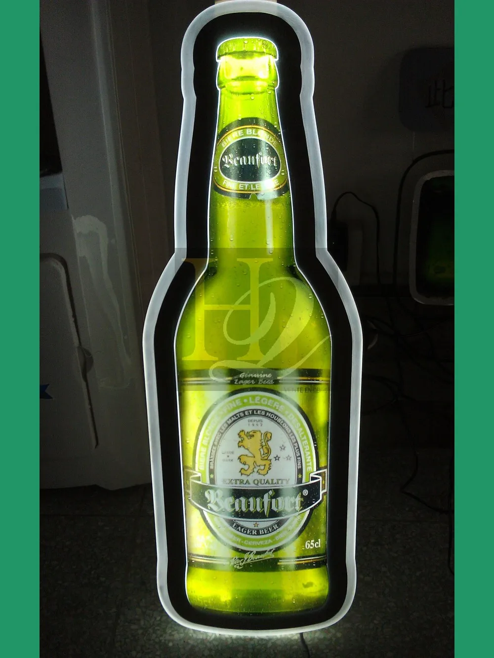 bottle shape hight bright acrylic led light box.jpg