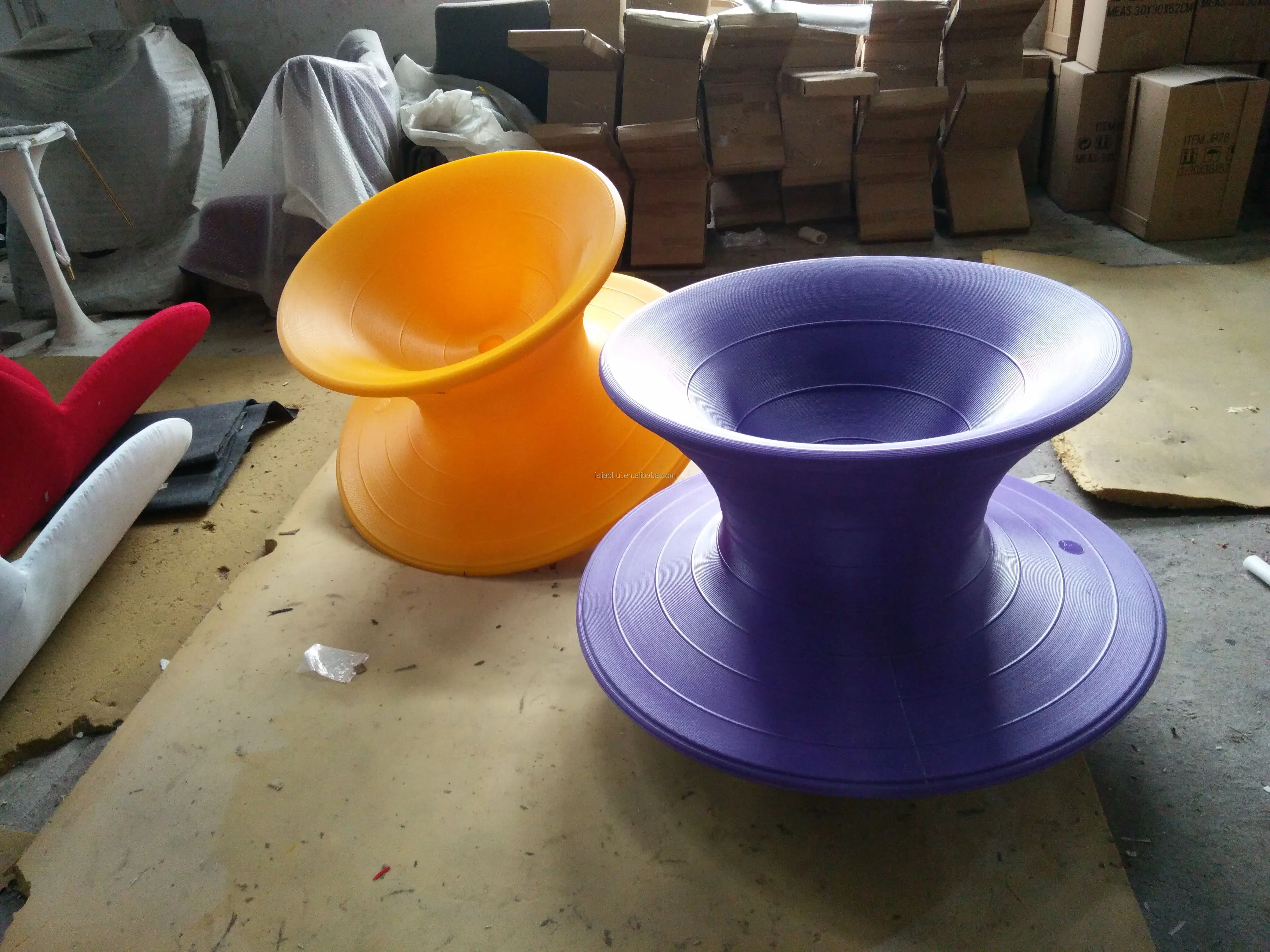 magis 设计红色塑料旋转旋转椅子