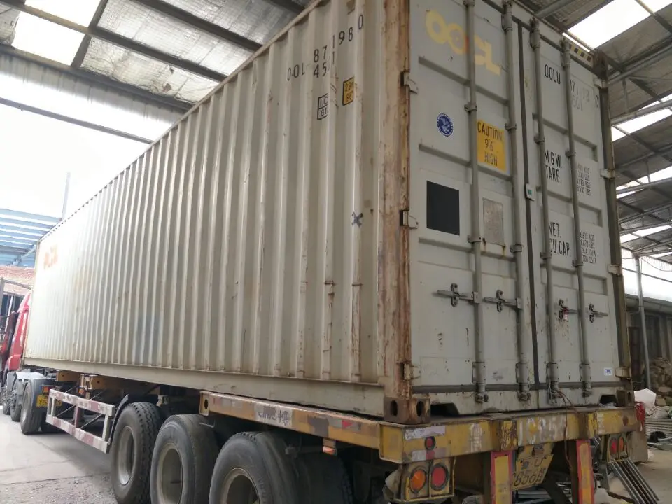 Loading container