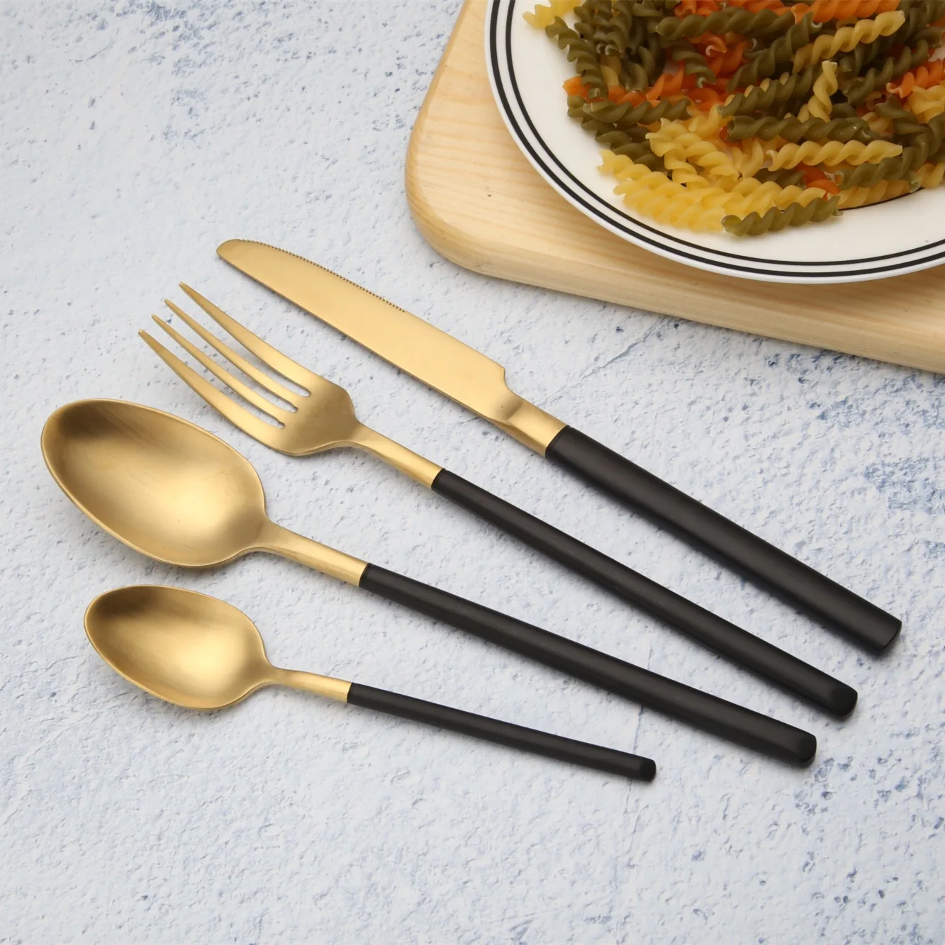 Luxury Gold Coated Titanium Plated Stainless Steel Flatware Set Fork Spoon Knife