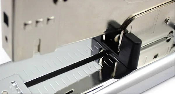 heavy duty stapler 042307.jpg